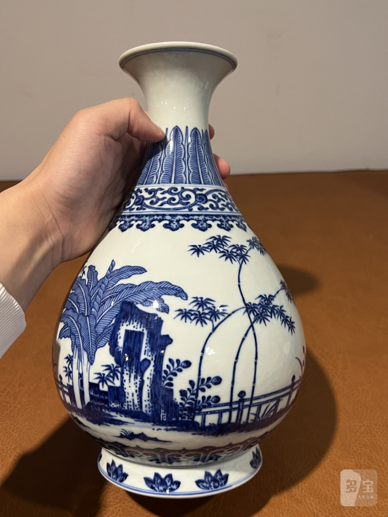 清乾隆 青花洞石芭蕉纹玉壶春瓶 - 图13